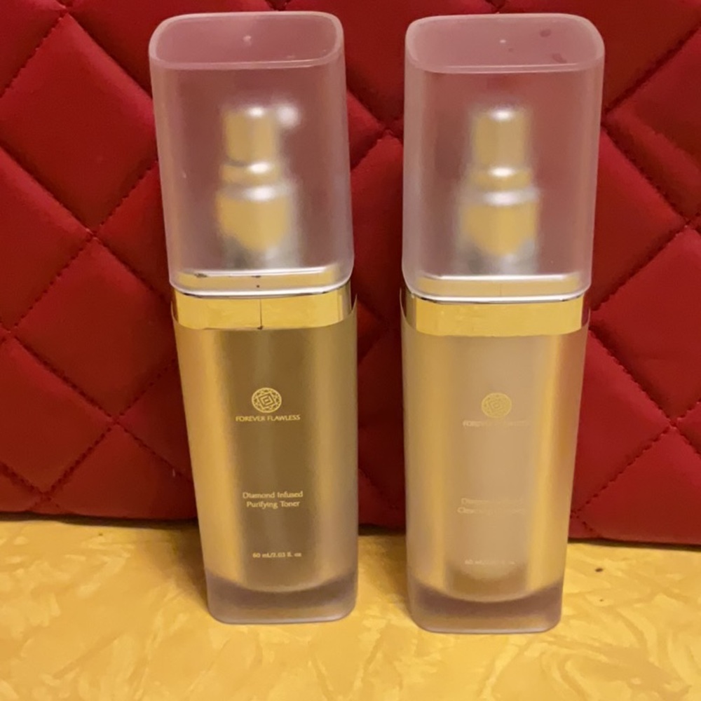 Forever Flawless Skincare Set with Clear Caps